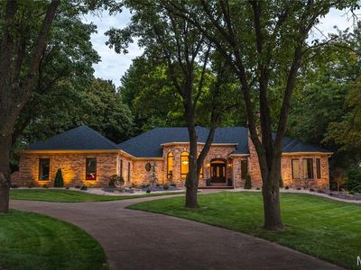 42 Country Club Dr