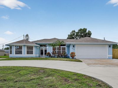 782 SE Breakwater Avenue