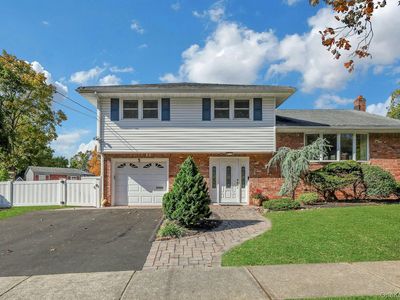 5 Forest Knoll Drive