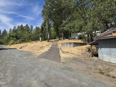 4618 Redwood Ave