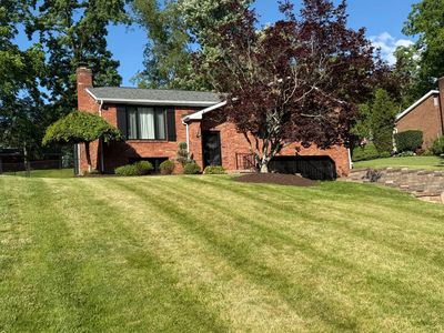 979 Westchester Rd