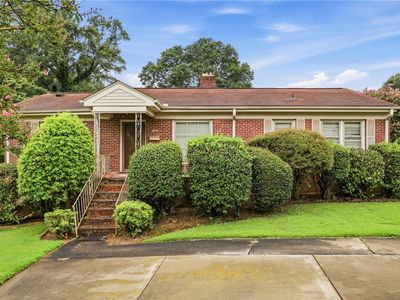126 W Circle Ave