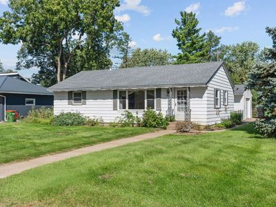 483 Manor Dr NE