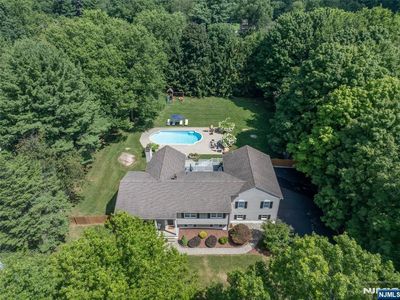 19 Robin Rd