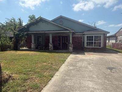 17018 Woodacre Dr