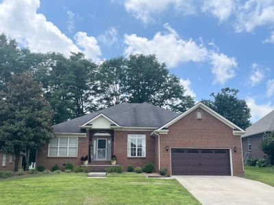 125 Amiens Blvd