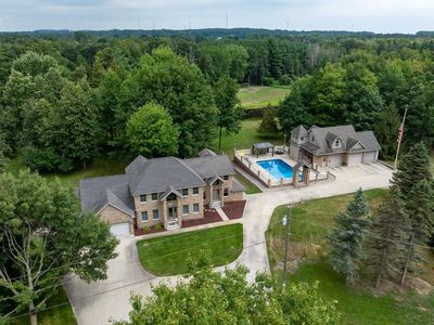 900 E Pine Grove Dr