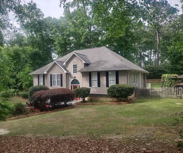 117 Lakeshore Dr S