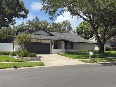 2905 Bluffs Dr