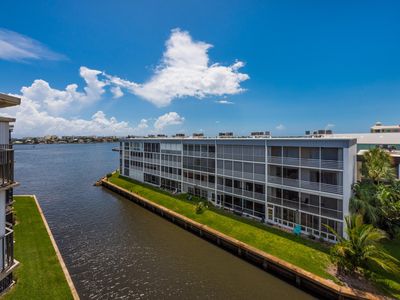 896 N Federal Highway #527