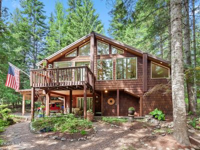 51 Paradise Ln