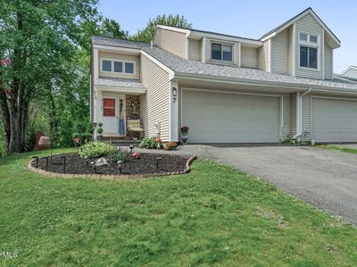 Property at 7 Crowsnest Court, Waterford, NY
