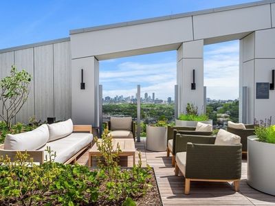 1515 Commonwealth Ave #605
