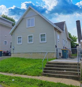 1 Bloomingdale St