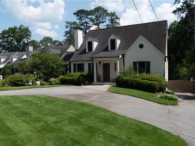 645 Greenview Ave NE