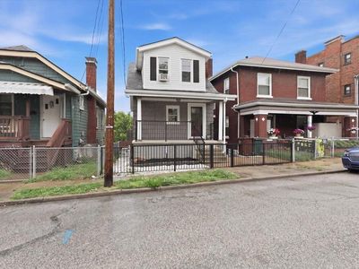221 W 13th St
