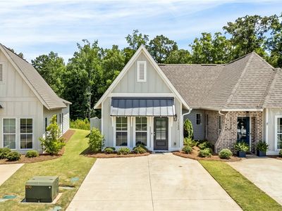 1132 Burrow Cir