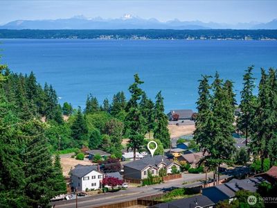 1229 SE Camano Drive