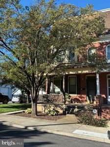 564 Lancaster Ave