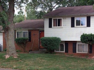 2630 Agawam Cir