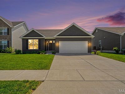 906 Palisades Cir