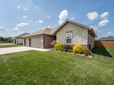 6089 S Canterbury Lane