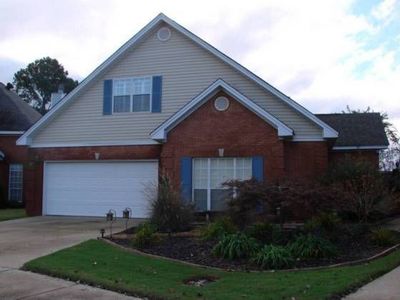 147 River Chase Ct