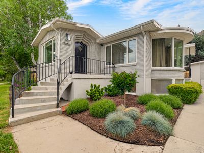 3030 Cherokee Ln