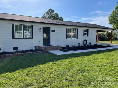 11 Cobblestone Ln NW