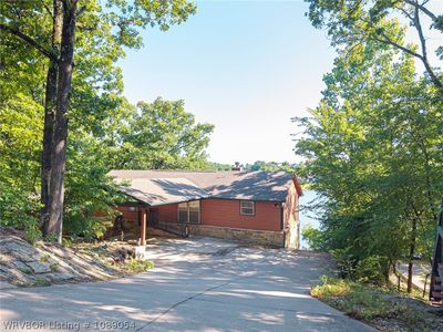 2511 Lakeside Dr