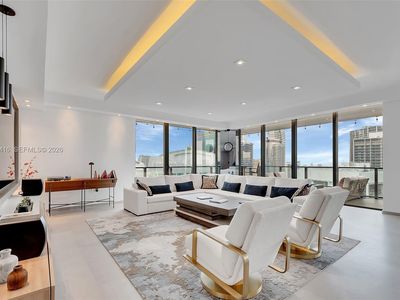 68 SE 6th St APT 3911