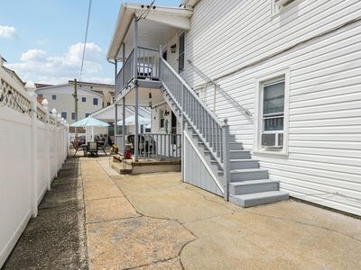 148 E Burk Ave #4