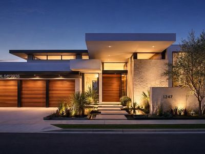 4232 NW 25th St