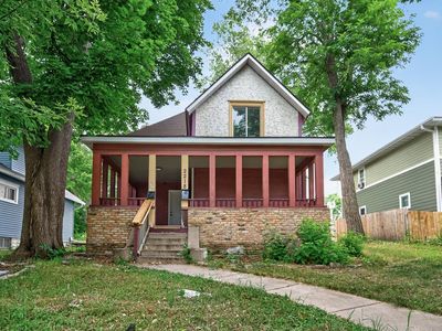 2218 Irving Ave N