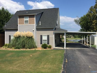 9 Breezeway Bay