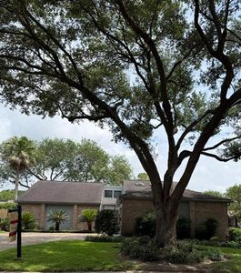 12206 Burgoyne Dr