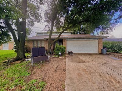 8215 Leather Market St