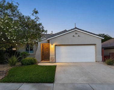 912 N Echo Ln