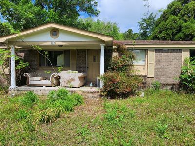 388 Embassy Dr