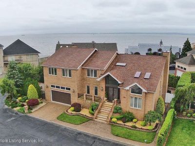 25 Nicolosi Dr