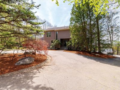 35 Hickory Dr
