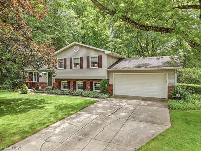 Property at 154 Pickwick Dr, Northfield, OH