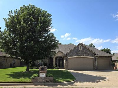 13131 Red Oak Dr
