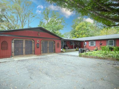 542 W College Street