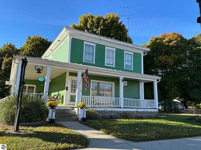 323 W Wright Ave