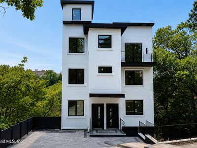 20 Creston Pl