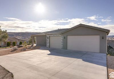 217 W Terrace Cir