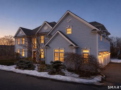 Property at 35 Coach Light Drive, Woodbury, CT