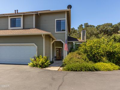 702 Hillside Dr