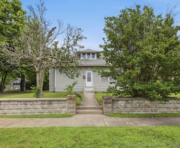 105 N 2nd St